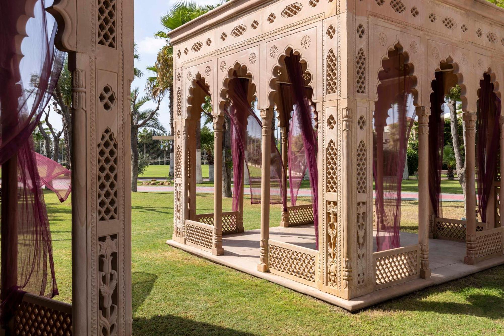 Spice Hotel & Spa Belek Eksteriør bilde The temple's central pavilion