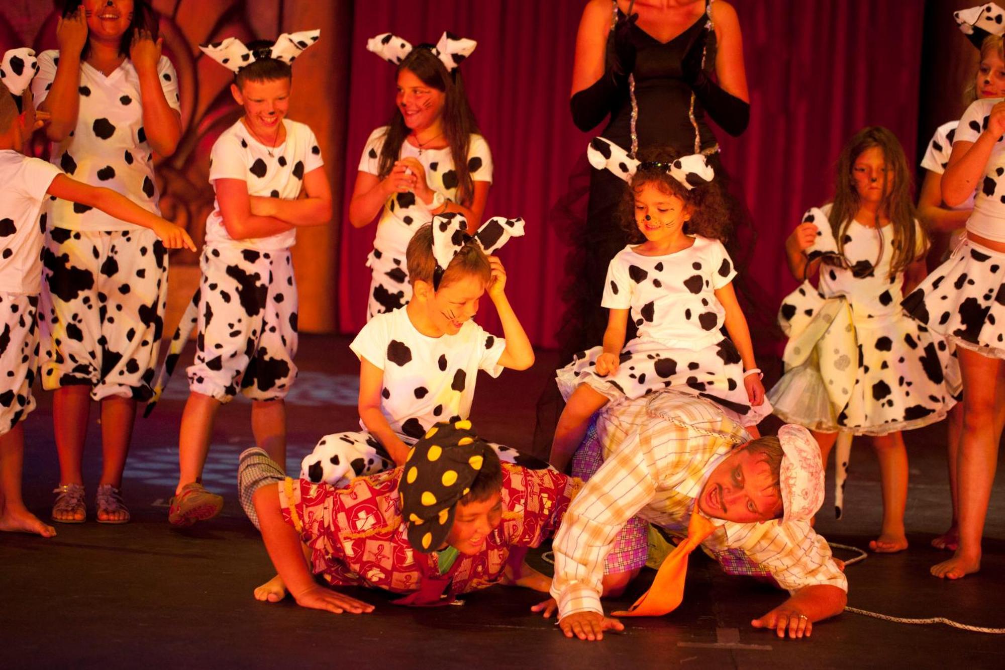 Spice Hotel & Spa Belek Eksteriør bilde A scene from the 2008 production of Alice in Wonderland